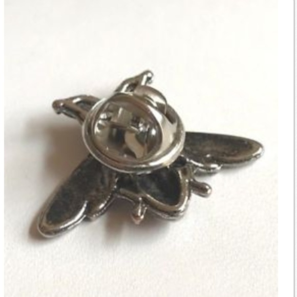 Silver Bumble Bee Pin Brooch Tie Tac Lapel Bea - Picture 6 of 8